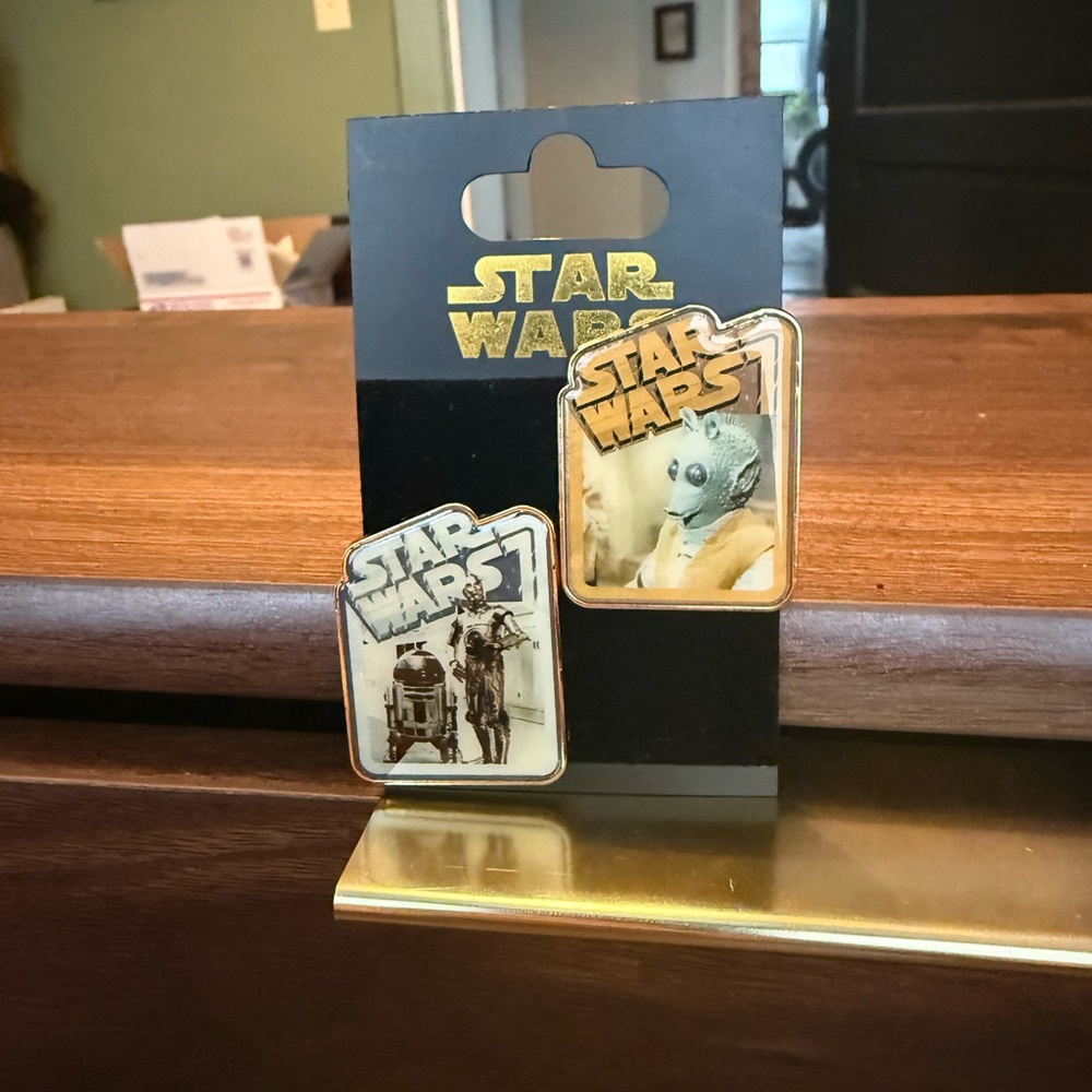 11 Star Wars Pin Set - Picture 3 of 3